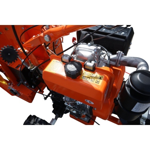 Masina de recoltat porumb pe 1 rand, motor diesel 9CP, 4 timpi, 438cc, autopropulsata, pornire electrica, 12 cutite - Img 9