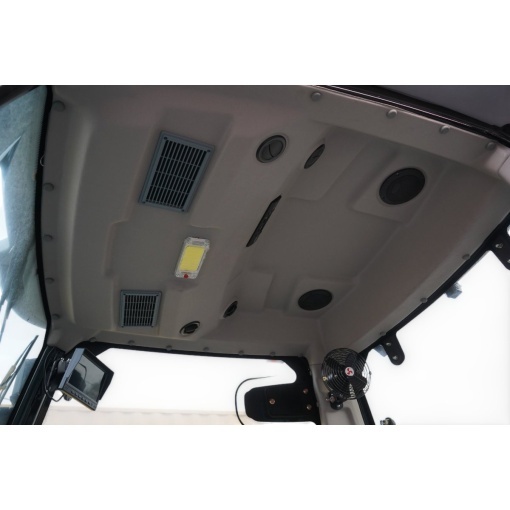 Tractor 60CP 4x4 cu cabina, motor diesel YTO, incarcator frontal hidraulic, cupa 1400mm, camere video KONIG 604 - Img 8
