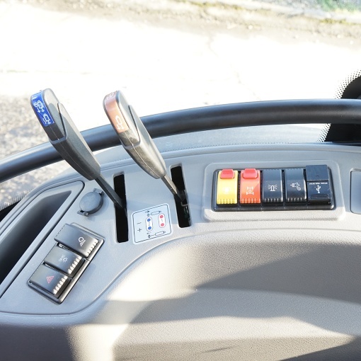 Tractor cu cabina 75HP 4x4 inmatriculabil, aer conditionat, motor Hyundai turbo DM02 LOVOL M754 - Img 13