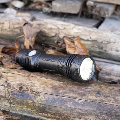 Pachet lanterna dubla PNI Adventure F200 din aluminiu cu LED, acumulator 4000mAh, 3 LED-uri cu deschidere mare si unul cu focus si alimentator PNI CHG300 cu port USB C, QC3.0, PD3.0, PPS si port USB-A - Img 4