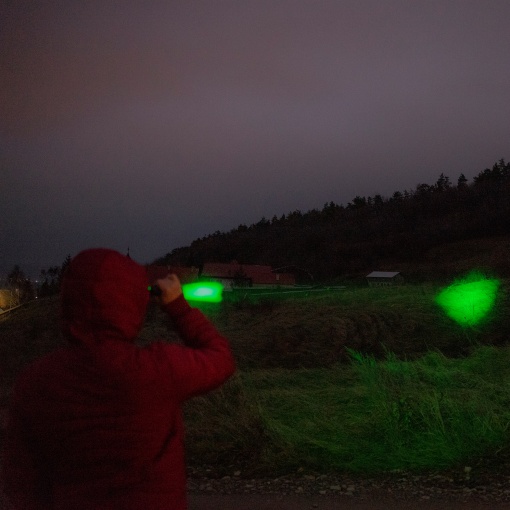 Pachet Lanterna PNI Adventure F300 cu LED in 3 culori, alb, rosu, verde, max. 10W, IPX6 + Sticky Pad Drapel - Img 16