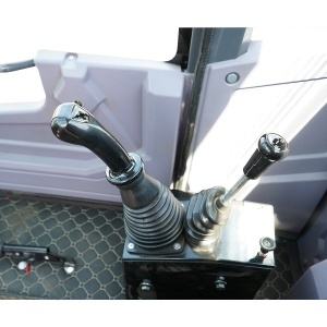 Motostivuitor 3.5T 4x4 OFF ROAD, motor diesel 50CP (37kW), inaltime ridicare 3m, roti 23.5/70-16 - Img 14