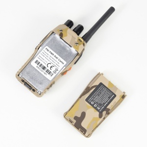 Pachet 8 statii radio portabile PNI PMR R40 CAMO 0.5W, 16 PMR, Li-Ion 1200mAh cu incarcatoare si casti incluse