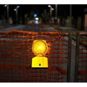 SOLAR BLINK ROAD: Lampa rutiera LED reincarcabila cu panou solar, lumina intermitenta - Img 5