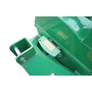 Tocator crengi cu angrenare priza putere tractor PTO, putere necesara 18-50CP, grosime maxima 100mm, buncar 400x420x600mm - Img 15