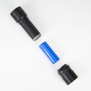 Pachet lanterna dubla PNI Adventure F200 din aluminiu cu LED, acumulator 4000mAh si Sticky Pad Drapel inclus - Img 3