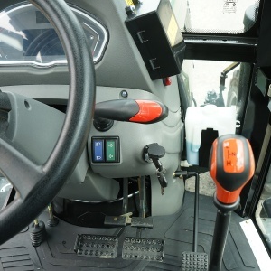 Tractor cu cabina 50HP, 4x4 inmatriculabil AGRI TRACKING 504 - Img 13