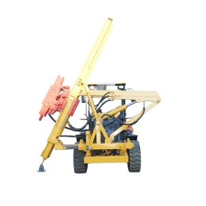 Masina pentru batut si infiletat stalpi, 55 kw hidraulic, cu compresor - Img 3
