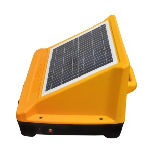 Aparat generator impulsuri pentru gard electric 12V, 4 Joule, 40km cu panou solar 20W si baterie 12V/12Ah Breckner Germany - Img 3
