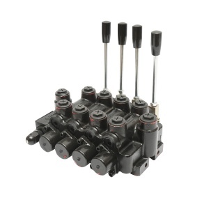 Distribuitor hidraulic cu 4 cai cu manete si accesorii