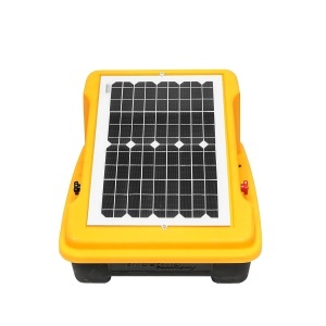 Aparat generator impulsuri pentru gard electric 4 Joule cu panou solar 10W si baterie 12V/9Ah Breckner Germany - Img 2