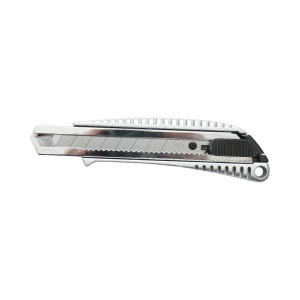 Cutit cutter profesional 18x100mm cu maner din aluminiu Crownman