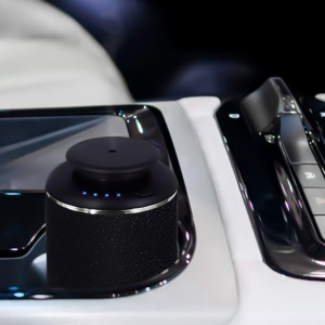 Difuzor odorizare auto PNI HU200 pentru uleiuri esentiale, cu acumulator, sticluta 10 ml inclusa