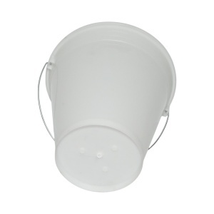 Galeata plastic hranire animale 12L alba cu maner metalic - Img 3