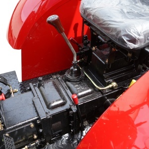 Tractor 25HP 4x4 rosu cu semicabina seria 244 - Img 12