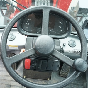 Incarcator frontal telescopic WOLA 36KW, 4WD, Euro 3, cabina cu incalzire WOLF - Img 8