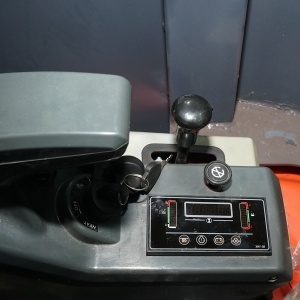 Mini excavator 1.4T cu cabina, motor diesel 25CP, rotire 360 grade, adancime sapare 2200mm, capacitate ridicare 350Kg, cupa 400x400x300mm THOR - Img 13