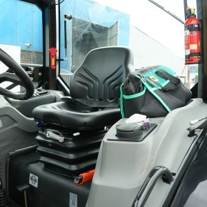 Tractor cu cabina 50HP, 4x4 inmatriculabil AGRI TRACKING 504 - Img 11