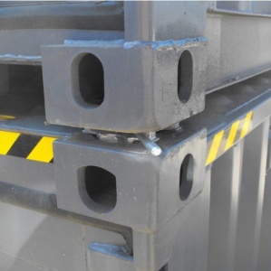twist lock container