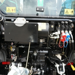 Tractor cu cabina 50HP, 4x4 inmatriculabil AGRI TRACKING 504 - Img 8