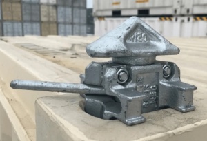 twist lock container