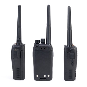Kit 4 statii radio portabile PNI PMR R18, 446MHz, 0.5W, 128 canale, 16 PMR si tonuri 50 CTCSS si 104 DCS, Radio FM, programabila, Waterproof IP67 - Img 4