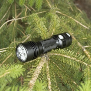 Pachet lanterna dubla PNI Adventure F200 din aluminiu cu LED, acumulator 4000mAh si Sticky Pad Drapel inclus - Img 12