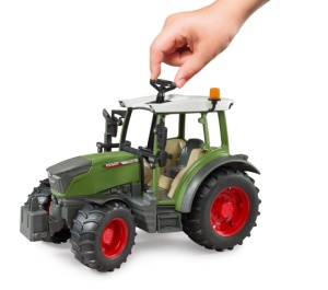 Tractor Fendt Vario 211 - Bruder 2180 scara 1:16 - Img 4