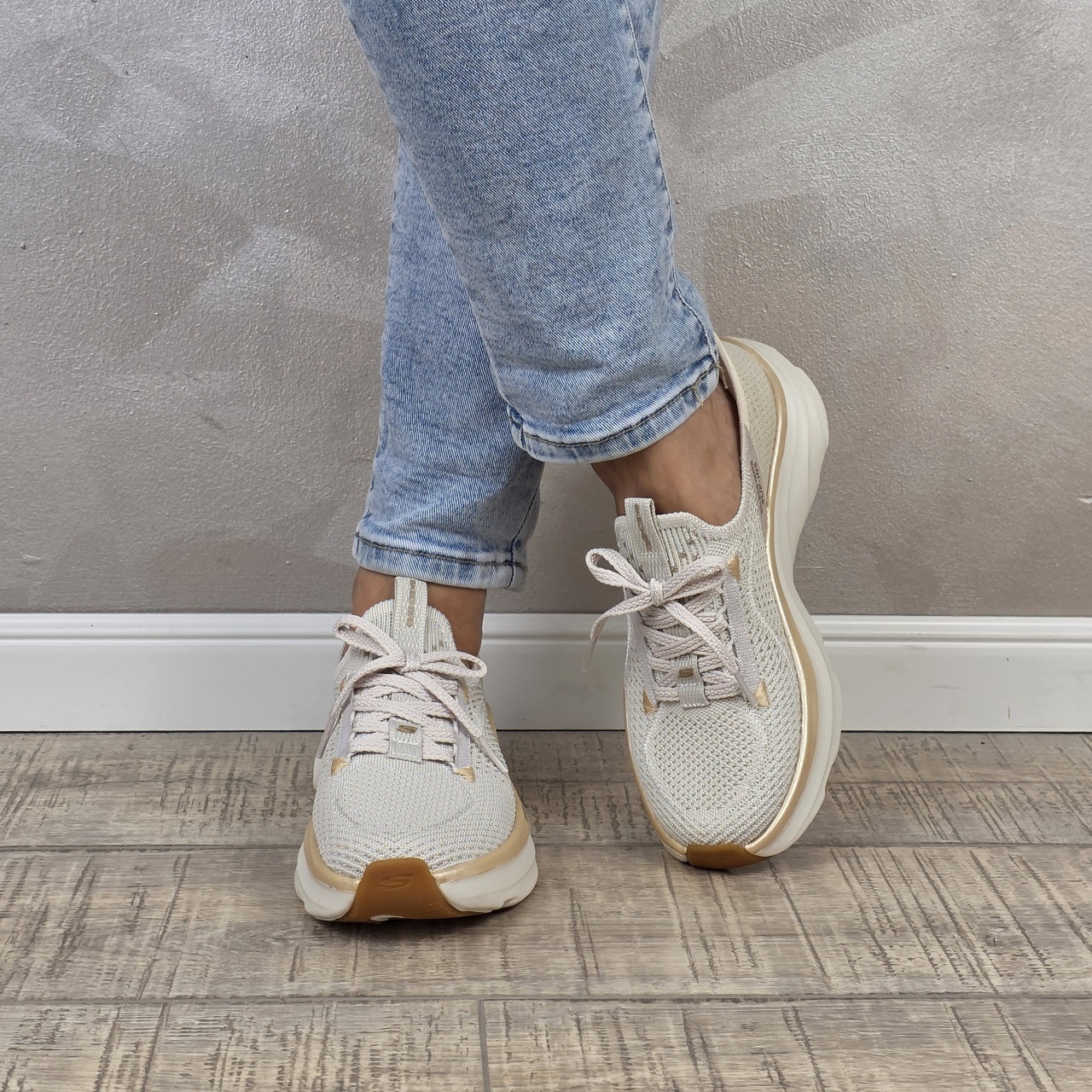Pantofi dama sport Skechers®- D LUX VAPOR FOAM Slip-Ins 150584 NTGD Pantofi dama sport Skechers®- D LUX VAPOR FOAM Slip-Ins 150584 NTGD