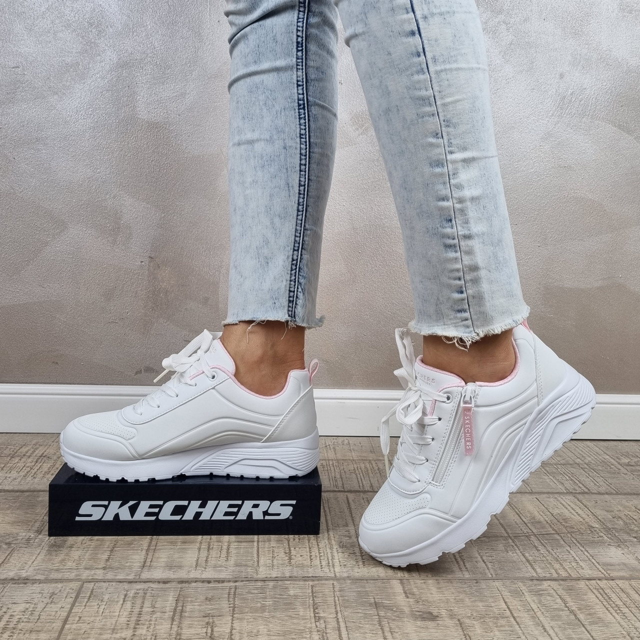 Pantofi dama sport Skechers® Uno Lite - Easy Zip 310387L WHT