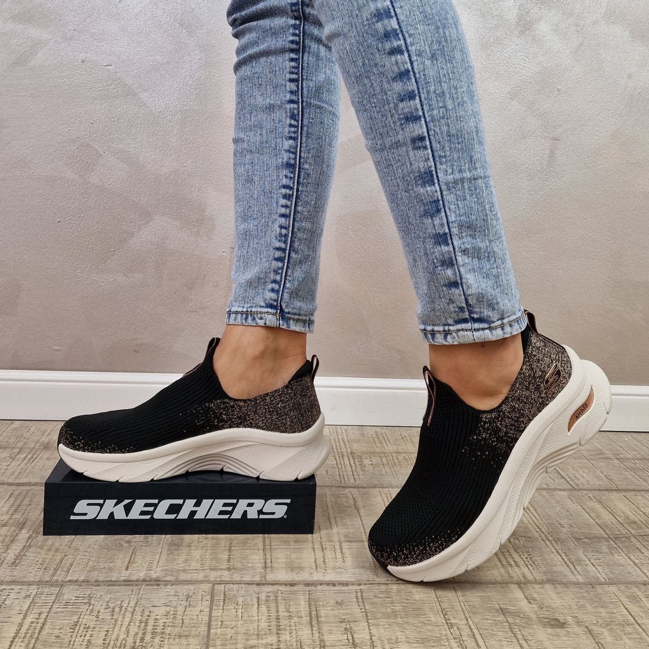 MANOS.RO Pantofi dama sport Skechers® ARCH FIT 150689 BKRG