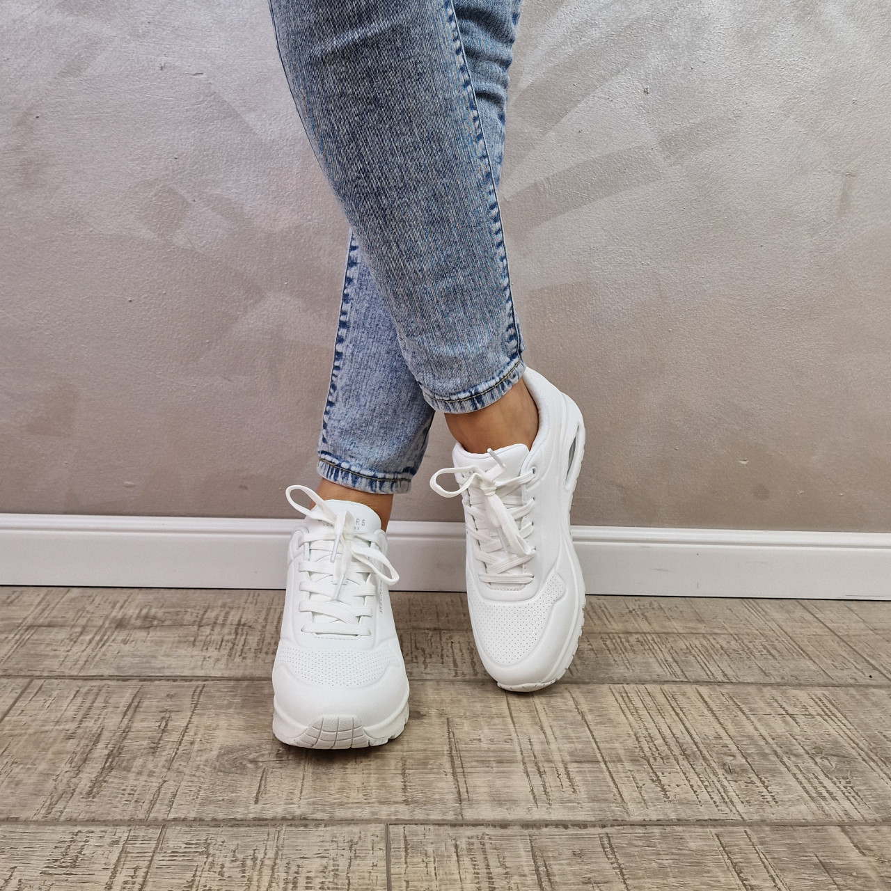 Manaページ MANOS.RO Pantofi dama sport Skechers® Uno 73690 W