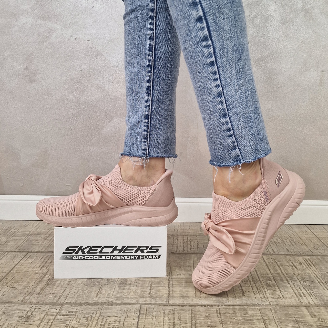 クラブ SQUAD BG-330 TOUR ISSUE pantofi-dama-sport-skechers®-