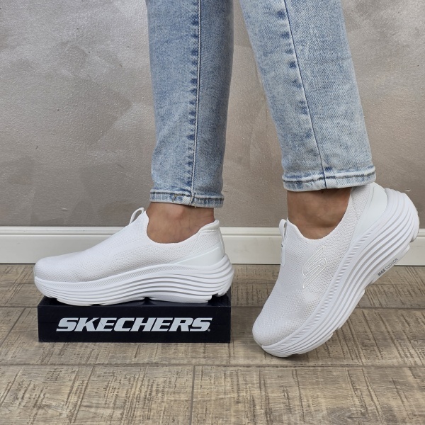 Pantofi dama sport Skechers®- Max Cushioning Endeavour Slip-Ins
