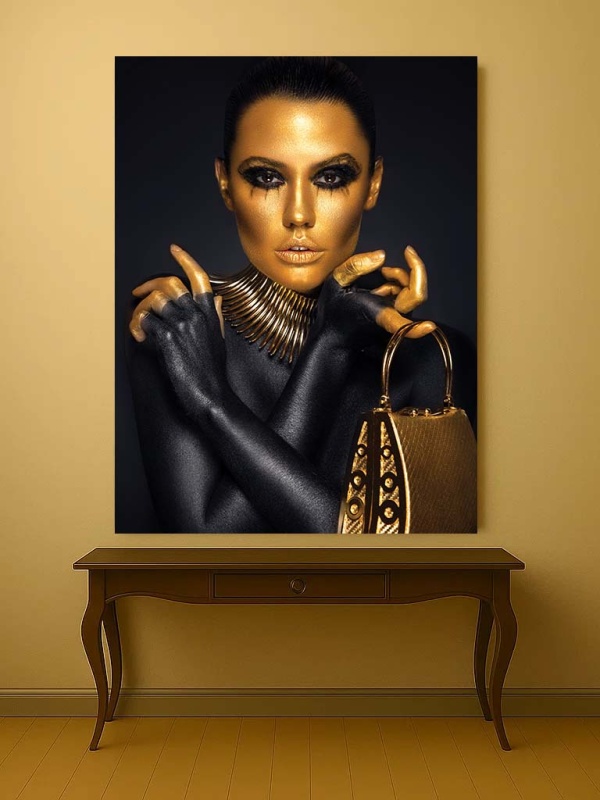 Tablou Canvas - The lady with a golden bag