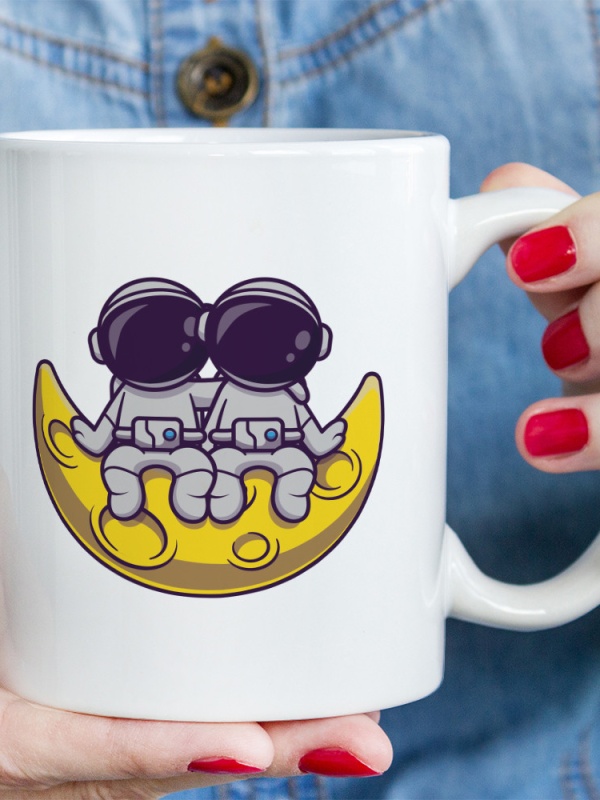 Cana Astronauts in love