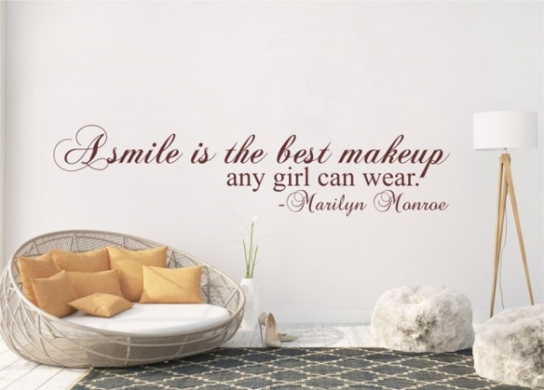 Sticker De Perete A Smile Is The Best Makeup