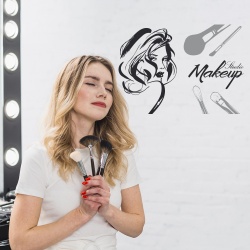 Make-up studio beautiful girl - Img 3