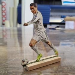 Figurina de birou din plexi glass cu Ronaldo - vedere fata - Img 4