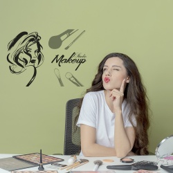 Make-up studio beautiful girl - Img 4