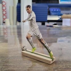 Figurina de birou din plexi glass cu Ronaldo - vedere fata - Img 5