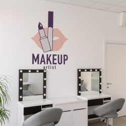 Makeup artist (buze si gloss)