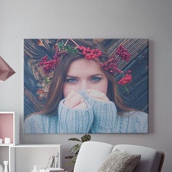 Tablou Canvas Fata Cu Coronita