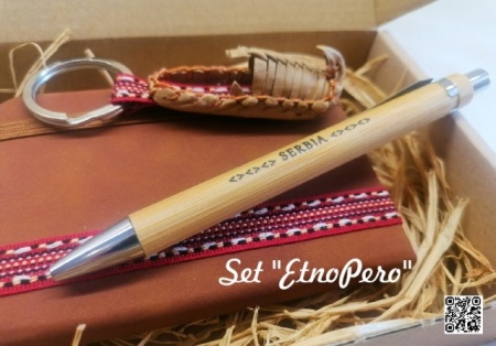 Set "EtnoPero" - Notes, hemijska i privezak - Sve to u ruhu i duhu tradicije