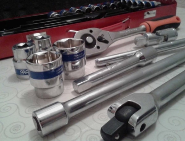 HoYo Germany - Profesionalni komplet 1/2" gedora iz 24 dela u metalnoj kutiji - Img 5