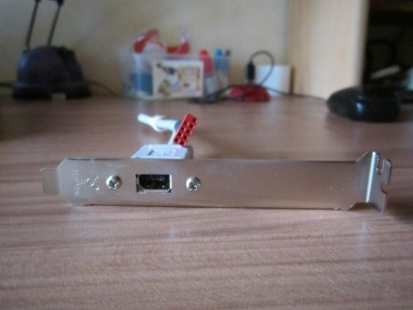 Rear Bracket 1 x 1394 (FireWire, 6-Pin) - Img 2