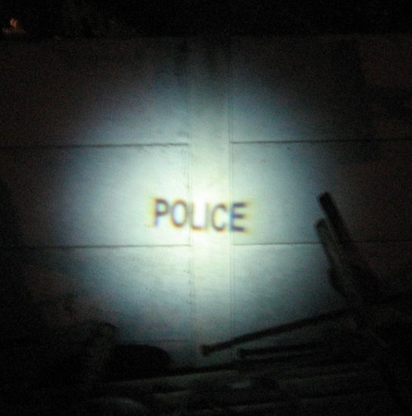 POLICE LED Baterijska Lampa 150W sa optičkim zumom i strobom - Img 3