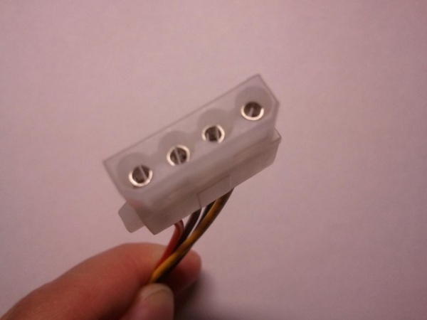 MOLEX 4-Pin 1-to-3 Splitter Power Cable (20cm) - Img 3