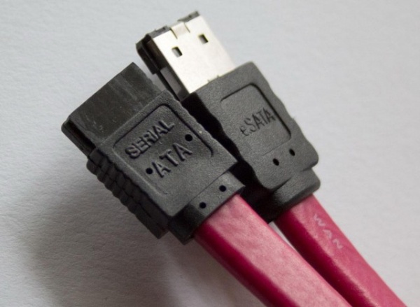 Premium External eSATA to SATA Cable 1m - Img 2
