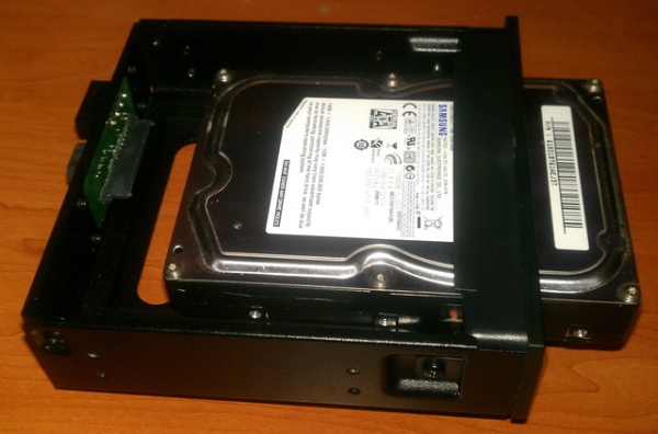 Cooler Master HAF X SATA Front HDD Dock (Pull Out Bay) - Img 3